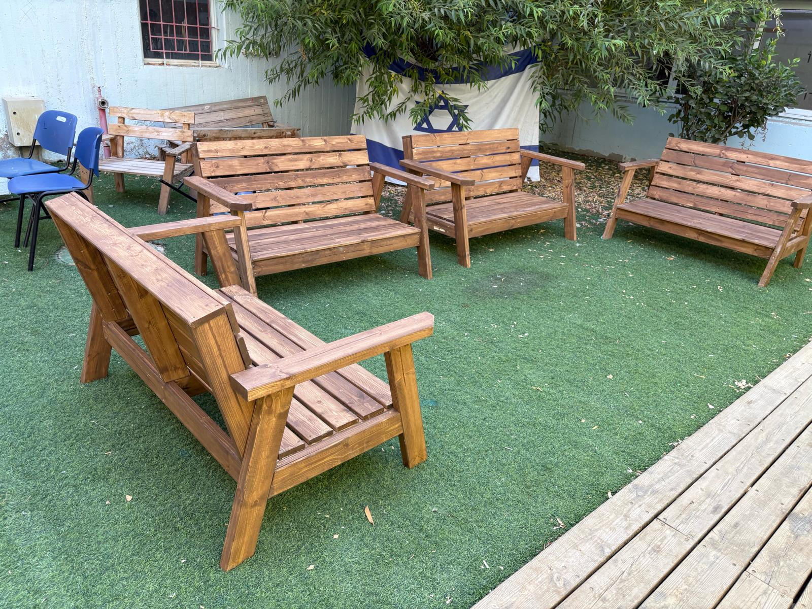 ריהוט הגן והחוץ של “חלומות מעץ” ריהוט הגן והחוץ של “חלומות מעץ”